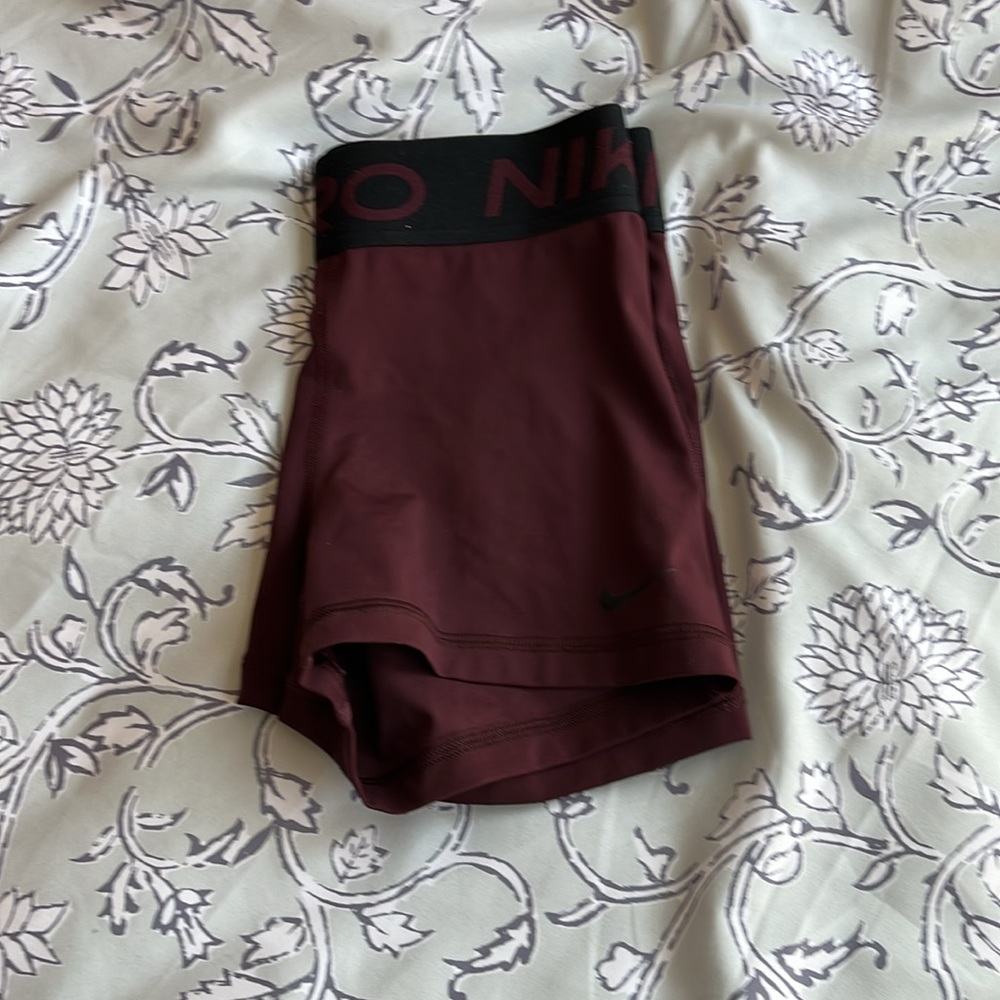 Brown nike pro shorts - Picture 3 of 4